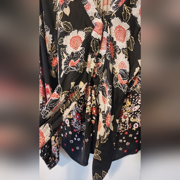 Free People Long Sleeve Floral XL Button Up Front Tie Blouse Deep V Neck - Picture 3 of 6